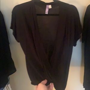 Lunge front black top